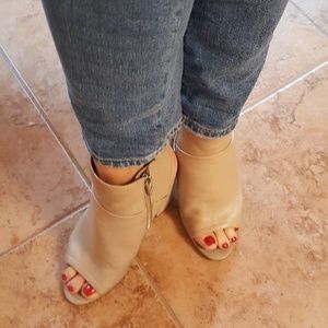 Dolce Vita  Taupe Leather Booties.